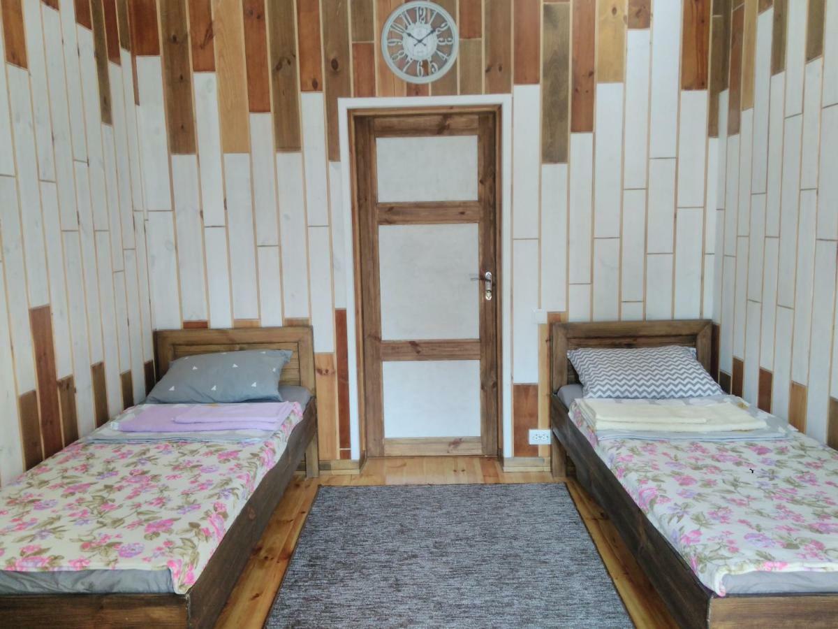 Отель "Swallow House" Tsjerkasy Buitenkant foto